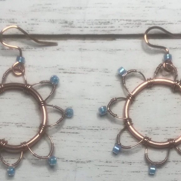 New handmade flower wire + bead dangly earrings. Copper, turquoise. Women/girls - Picture 7 of 8